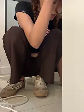 Katee Jones online show from February 2026 08:18:01 PM