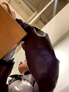 Katee Jones online show from November 2025 10:46:01 PM