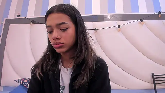 BritneyCollins online show from April 2026 01:18:01 PM