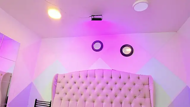 BritneyCollins online show from February 2026 12:05:01 PM