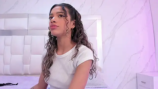 BritneyCollins online show from November 2025 02:16:02 PM