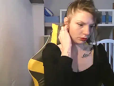 Feli blue online show from February 2025 12:06:02 PM