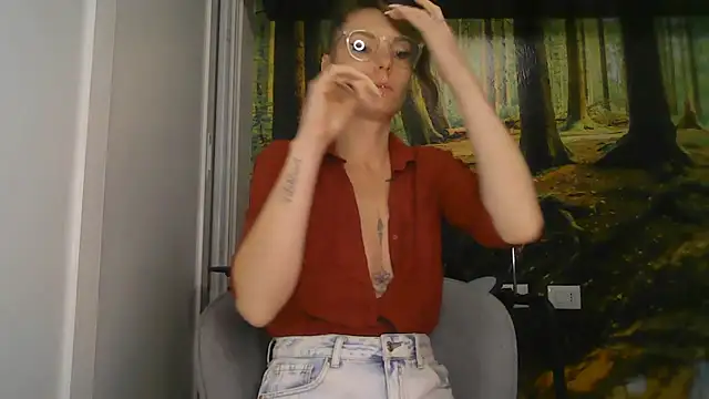 Snapshot of Feli_blue chatting on November 2025 10:15:01 PM Feli blue online show from November 2025 10:15:01 PM