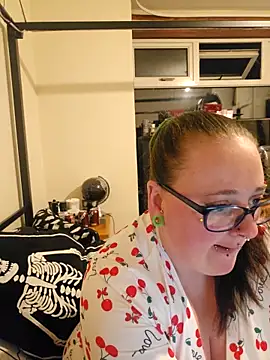 Bunny Cummings online show from September 2025 10:21:01 PM