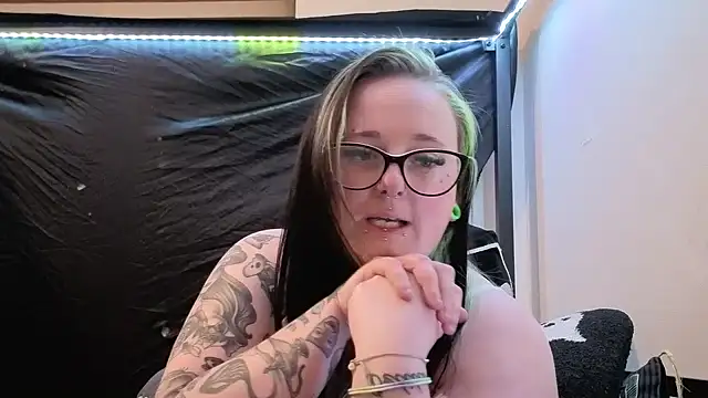 Bunny Cummings online show from April 2026 10:49:02 PM