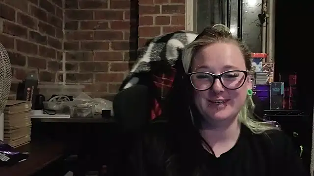 Bunny Cummings online show from May 2026 10:41:01 PM