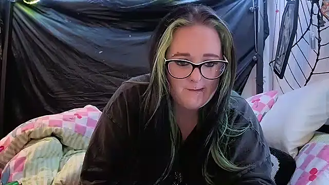 Bunny Cummings online show from March 2026 12:43:01 AM