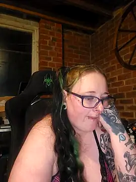 Snapshot of Bunny_Cummings chatting on November 2025 10:57:01 PM Bunny Cummings online show from November 2025 10:57:01 PM