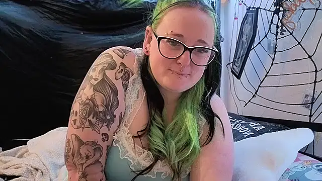 Snapshot of Bunny_Cummings chatting on February 2026 10:44:01 PM Bunny Cummings online show from February 2026 10:44:01 PM