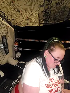 Snapshot of Bunny_Cummings chatting on November 2025 10:24:02 PM Bunny Cummings online show from November 2025 10:24:02 PM