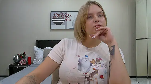 DianeMills online show from November 2025 07:14:01 PM