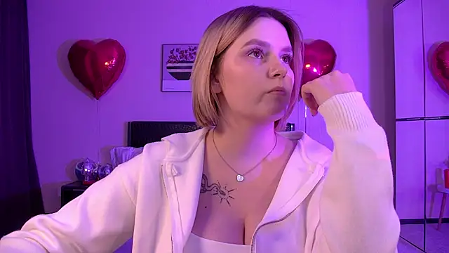 Snapshot of DianeMills chatting on February 2025 10:15:02 PM DianeMills online show from February 2025 10:15:02 PM