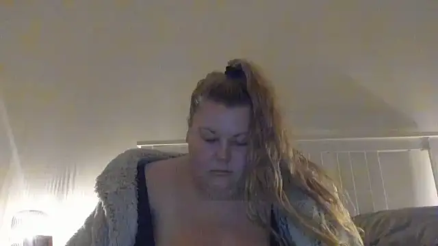 Snapshot of Busty-BBW-Emilie chatting on January 2025 11:43:02 PM Busty-BBW-Emilie online show from January 2025 11:43:02 PM