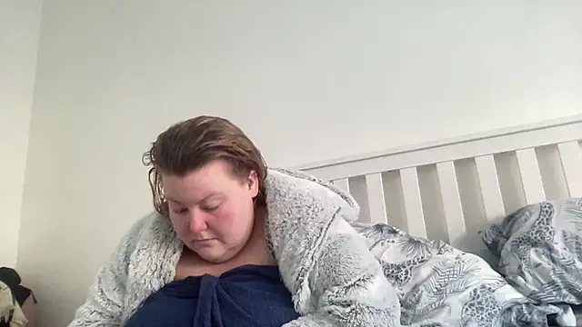 Snapshot of Busty-BBW-Emilie chatting on March 2025 04:00:02 PM Busty-BBW-Emilie online show from March 2025 04:00:02 PM