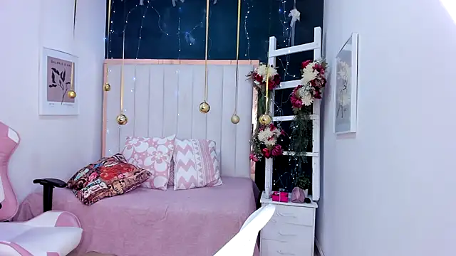 margot smith  online show from January 2026 12:32:01 PM