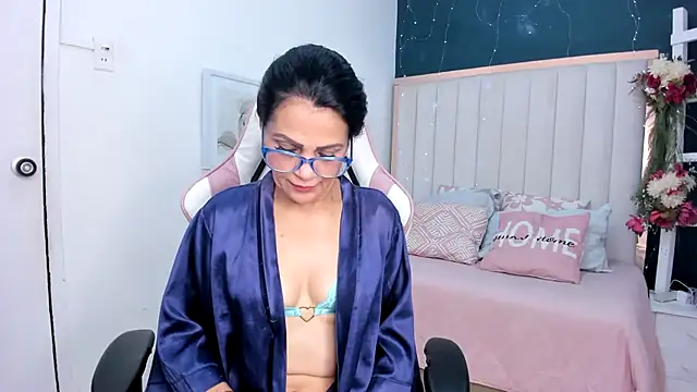 Snapshot of margot_smith_ chatting on November 2025 12:30:01 PM margot smith online show from November 2025 12:30:01 PM