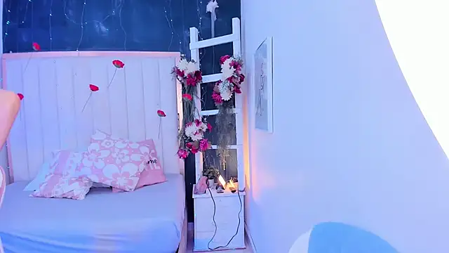 margot smith  online show from March 2026 12:35:02 PM