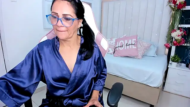 margot smith  online show from September 2025 12:22:01 PM