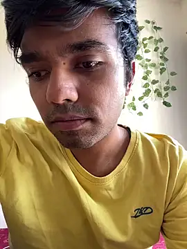 Snapshot of BoyzaraHatke chatting on May 2026 06:18:01 AM BoyzaraHatke online show from May 2026 06:18:01 AM