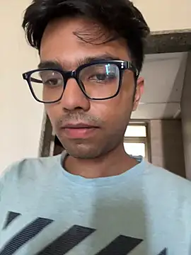 Snapshot of BoyzaraHatke chatting on May 2026 08:52:01 AM BoyzaraHatke online show from May 2026 08:52:01 AM