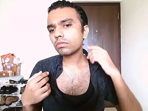 Snapshot of BoyzaraHatke chatting on August 2026 09:51:01 AM BoyzaraHatke online show from August 2026 09:51:01 AM