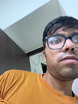Snapshot of BoyzaraHatke chatting on May 2026 06:24:01 PM BoyzaraHatke online show from May 2026 06:24:01 PM