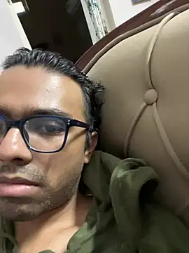Snapshot of BoyzaraHatke chatting on July 2026 01:32:01 PM BoyzaraHatke online show from July 2026 01:32:01 PM