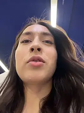 Holly Play online show from February 2026 12:03:02 PM