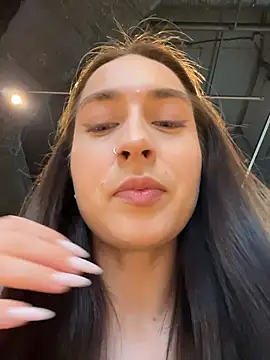 Holly Play online show from February 2026 12:05:01 PM