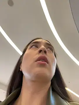 Holly Play online show from March 2026 11:58:02 AM