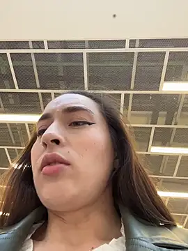 Holly Play online show from October 2025 09:10:02 AM