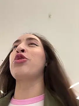 Snapshot of Holly_Play chatting on September 2025 07:14:02 AM Holly Play online show from September 2025 07:14:02 AM