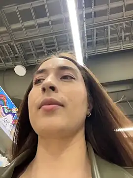 Holly Play online show from April 2026 12:06:01 PM