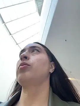 Holly Play online show from March 2026 09:01:02 AM