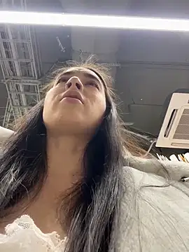 Holly Play online show from February 2026 12:05:02 PM