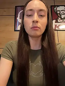 Holly Play online show from June 2026 10:04:01 AM