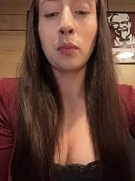 Snapshot of Holly_Play chatting on July 2026 10:00:01 AM Holly Play online show from July 2026 10:00:01 AM
