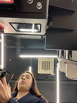 Holly Play online show from April 2026 07:15:02 AM