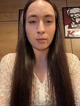 Snapshot of Holly_Play chatting on June 2026 09:04:01 AM Holly Play online show from June 2026 09:04:01 AM
