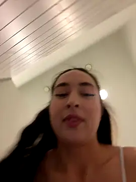 Snapshot of Holly_Play chatting on September 2025 10:11:01 AM Holly Play online show from September 2025 10:11:01 AM