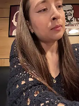 Holly Play online show from May 2026 09:59:02 AM