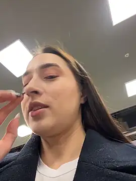 Holly Play online show from November 2025 12:09:02 PM