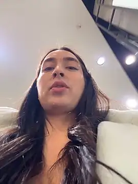 Holly Play online show from February 2026 12:05:02 PM