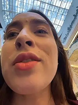 Holly Play online show from January 2026 12:11:02 PM