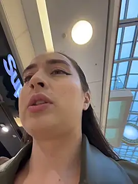 Holly Play online show from October 2025 10:15:01 AM