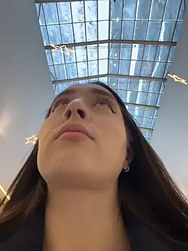 Holly Play online show from January 2026 12:08:01 PM