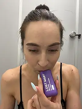 Snapshot of Holly_Play chatting on July 2026 03:03:02 PM Holly Play online show from July 2026 03:03:02 PM