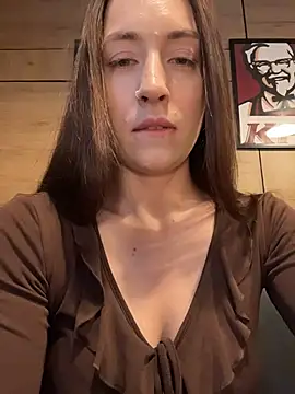 Snapshot of Holly_Play chatting on July 2026 09:57:02 AM Holly Play online show from July 2026 09:57:02 AM