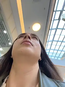 Holly Play online show from April 2026 12:01:01 PM