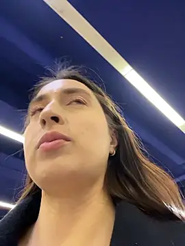 Holly Play online show from January 2026 01:15:01 PM